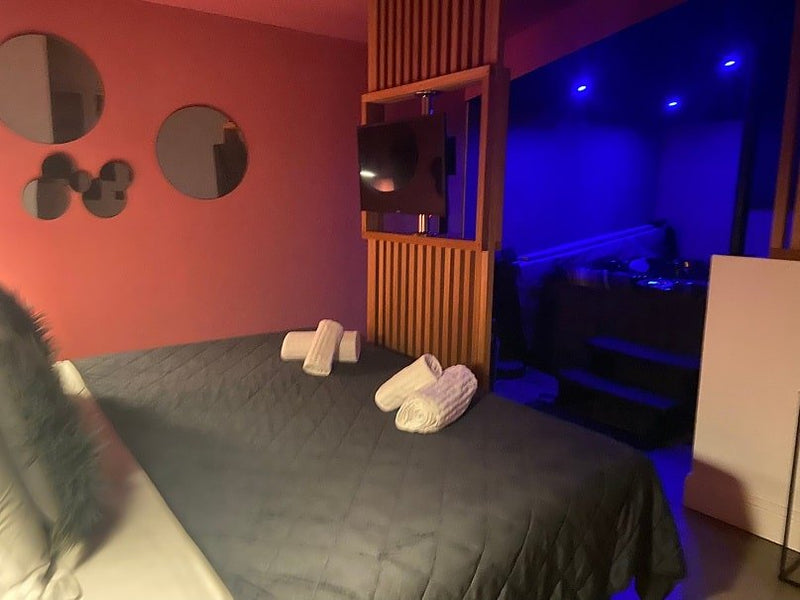 Le 50 suite and spa - La Litchi - Love’nSpa - weekend en amoureux, love rooms avec spa ou jacuzzi privatif