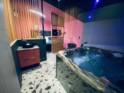 Le 50 suite and spa - La Litchi - Love’nSpa - weekend en amoureux, love rooms avec spa ou jacuzzi privatif