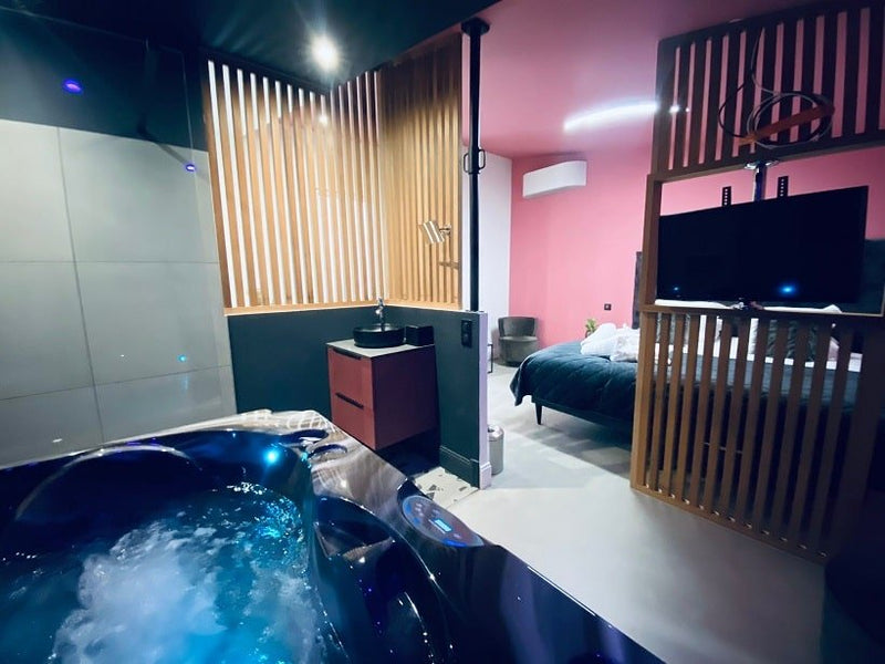 Le 50 suite and spa - La Litchi - Love’nSpa - weekend en amoureux, love rooms avec spa ou jacuzzi privatif