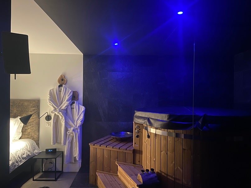 Le 50 suite and spa - La nordique - Love’nSpa - weekend en amoureux, love rooms avec spa ou jacuzzi privatif3 de Le 50 suite and spa - La nordique
