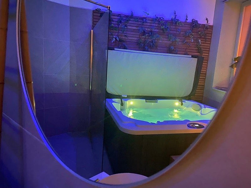 Le 50 suite and spa - La Palmer - Love’nSpa - weekend en amoureux, love rooms avec spa ou jacuzzi privatif