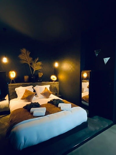 Le 50 suite and spa - La Shelby - Love’nSpa - weekend en amoureux, love rooms avec spa ou jacuzzi privatif