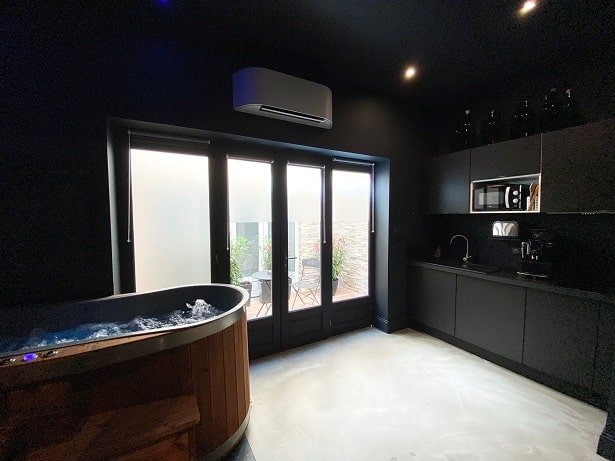 Le 50 suite and spa - La Shelby - Love’nSpa - weekend en amoureux, love rooms avec spa ou jacuzzi privatif