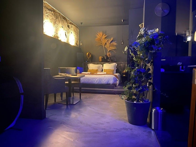 Le 50 suite and spa - La Shelby - Love’nSpa - weekend en amoureux, love rooms avec spa ou jacuzzi privatif