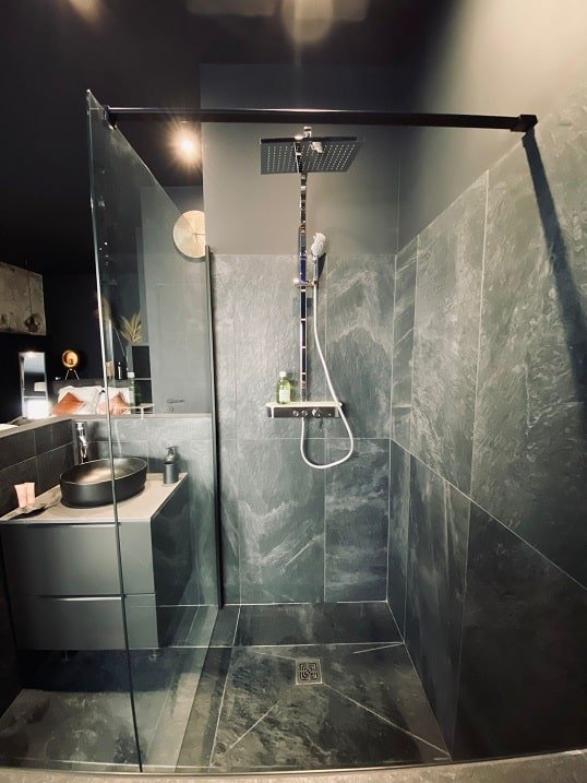 Le 50 suite and spa - La Shelby - Love’nSpa - weekend en amoureux, love rooms avec spa ou jacuzzi privatif