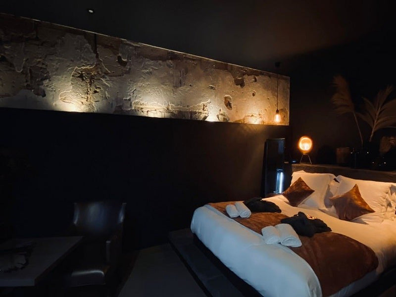 Le 50 suite and spa - La Shelby - Love’nSpa - weekend en amoureux, love rooms avec spa ou jacuzzi privatif