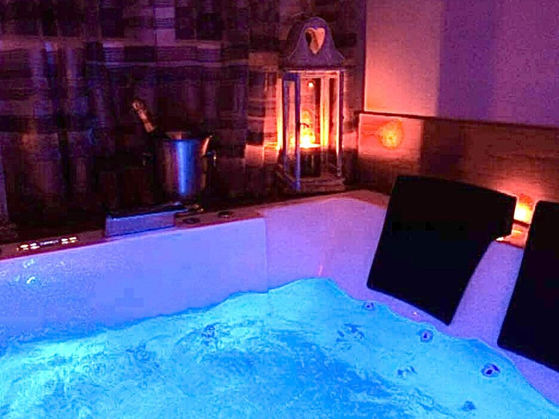 Le Clos des Charmelines - La suite - Love’nSpa - weekend en amoureux, love rooms avec spa ou jacuzzi privatif