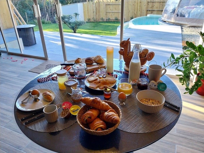 Le Clos F.M.R - Bulle WIGWAM Fanny - Love’nSpa - weekend en amoureux, love rooms avec spa ou jacuzzi privatif15 de Le Clos F.M.R - Bulle WIGWAM Fanny
