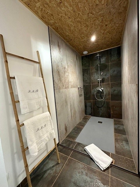Le Clos F.M.R - Loft Romain - Love’nSpa - weekend en amoureux, love rooms avec spa ou jacuzzi privatif