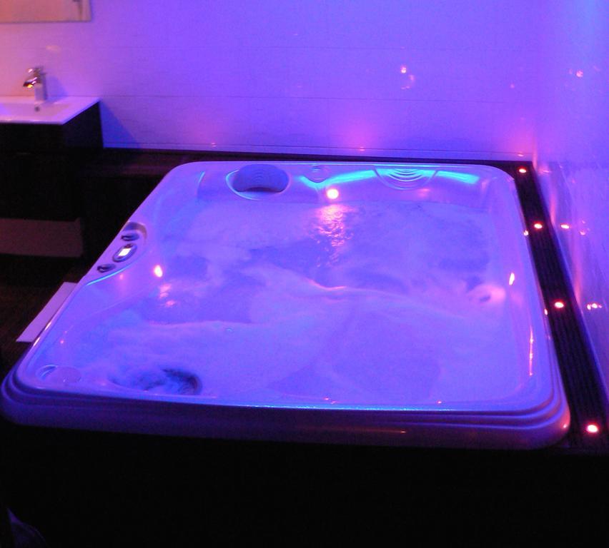 le Cocon Enchanteur - Love’nSpa - weekend en amoureux, love rooms avec spa ou jacuzzi privatif2 de le Cocon Enchanteur
