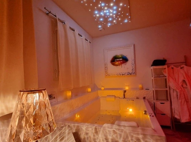 Le Cocoon Secret - Suite Eden - Love’nSpa - weekend en amoureux, love rooms avec spa ou jacuzzi privatif