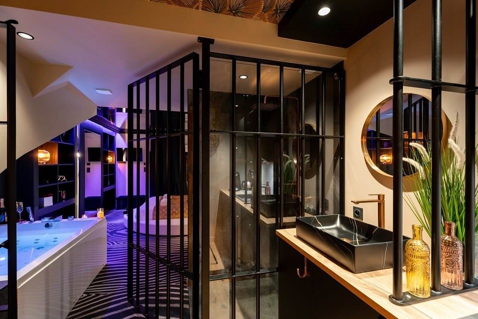 Le Coté Secret - Love’nSpa - weekend en amoureux, love rooms avec spa ou jacuzzi privatif4 de Le Côté Secret
