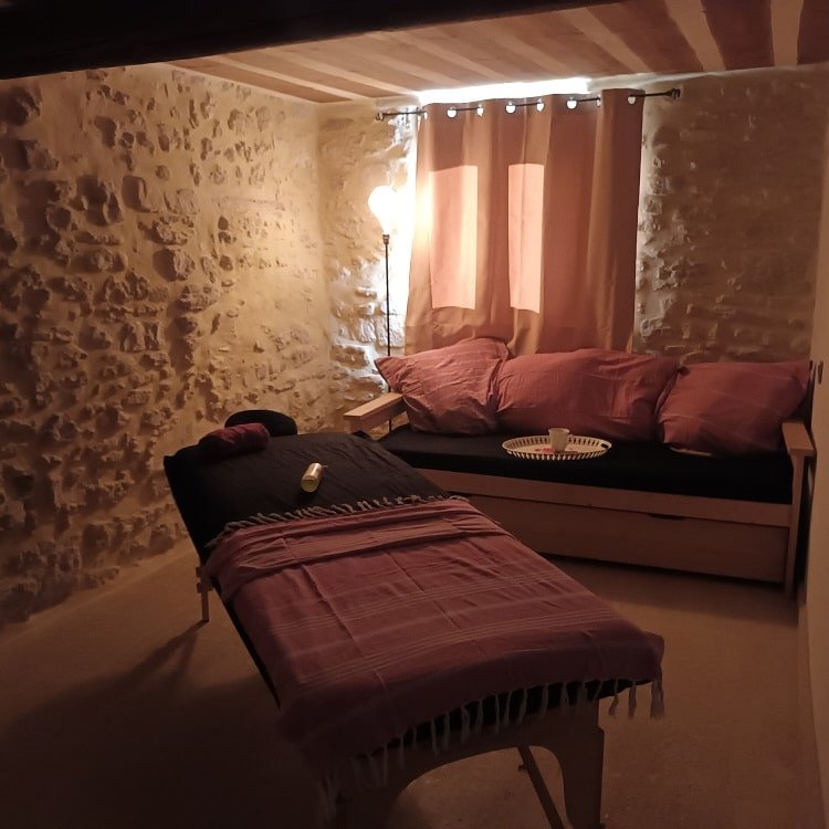 Le Gîte du Beaumont - Love’nSpa - weekend en amoureux, love rooms avec spa ou jacuzzi privatif7 de la chambre romantique du Beaumont
