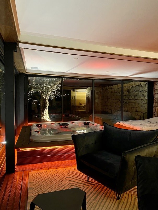 Le Mas des Oliviers - La Suite Bien-Être - Love’nSpa - weekend en amoureux, love rooms avec spa ou jacuzzi privatif