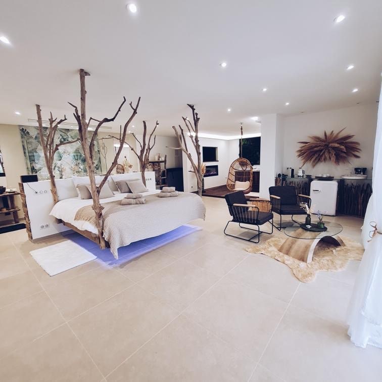 Le Mazet des délices - Love’nSpa - weekend en amoureux, love rooms avec spa ou jacuzzi privatif3 de Le Mazet des délices
