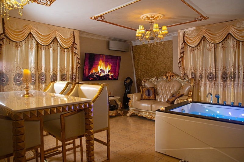 Le Petit Versailles - Love’nSpa - weekend en amoureux, love rooms avec spa ou jacuzzi privatif1 de Le Petit Versailles
