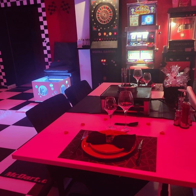 Le Quart D'Heure Américain - Love’nSpa - weekend en amoureux, love rooms avec spa ou jacuzzi privatif7 de Le Quart D'Heure Américain
