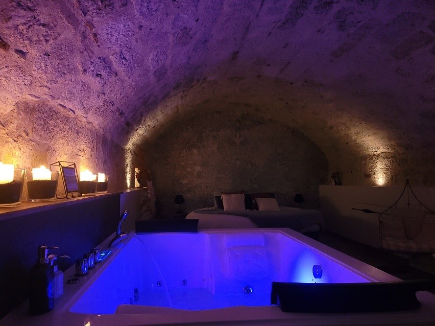 Le Secret - Love’nSpa - weekend en amoureux, love rooms avec spa ou jacuzzi privatif1 de Le Secret
