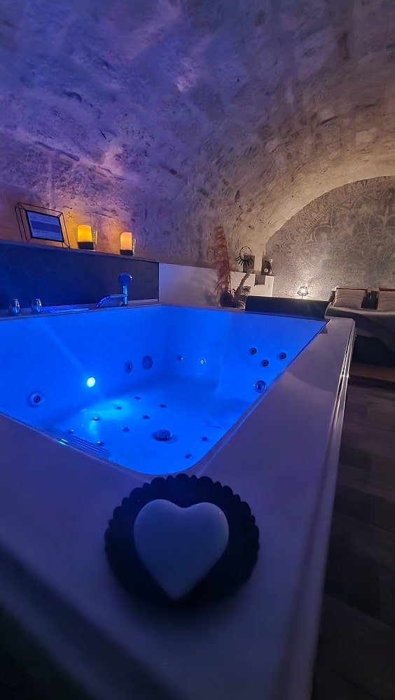 Le Secret - Love’nSpa - weekend en amoureux, love rooms avec spa ou jacuzzi privatif