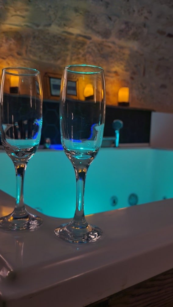 Le Secret - Love’nSpa - weekend en amoureux, love rooms avec spa ou jacuzzi privatif