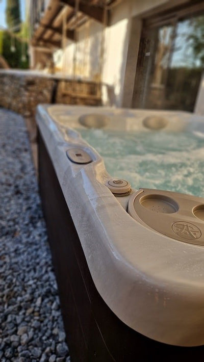 Chambre Cigale - Love’nSpa - weekend en amoureux, love rooms avec spa ou jacuzzi privatif