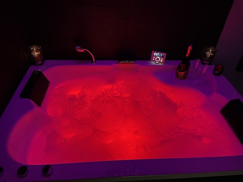 L'Eden - Love’nSpa - weekend en amoureux, love rooms avec spa ou jacuzzi privatif5 de L'Eden
