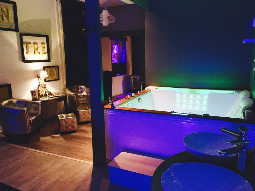 L’entre-parenthèse - Love’nSpa - weekend en amoureux, love rooms avec spa ou jacuzzi privatif6 de L’entre-parenthèse
