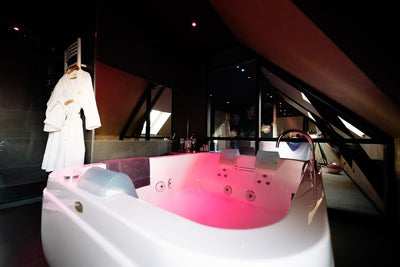 L’Eros - Le Loft - Love’nSpa - weekend en amoureux, love rooms avec spa ou jacuzzi privatif