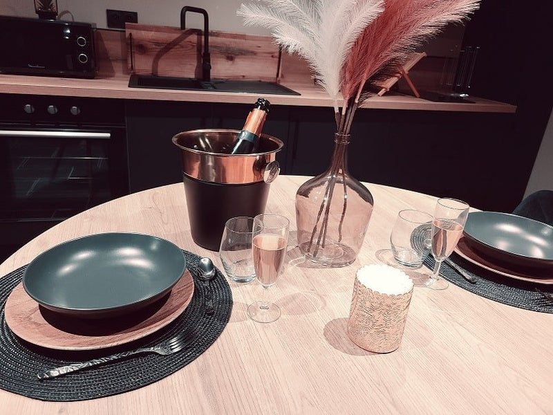 Les étonnants romantiques - Love’nSpa - weekend en amoureux, love rooms avec spa ou jacuzzi privatif2 de Les étonnants romantiques
