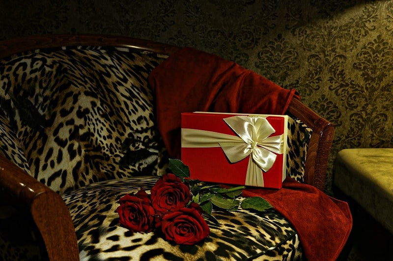 Les folies d’Hélène - Suite Masquée charme avec jacuzzi® - Love’nSpa - weekend en amoureux, love rooms avec spa ou jacuzzi privatif1 de Les folies d’Hélène - Suite Masquée charme avec jacuzzi®
