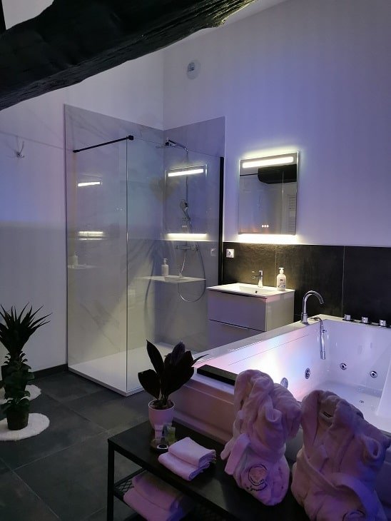 Les Sansonnets - Nid Douillet - Love’nSpa - weekend en amoureux, love rooms avec spa ou jacuzzi privatif