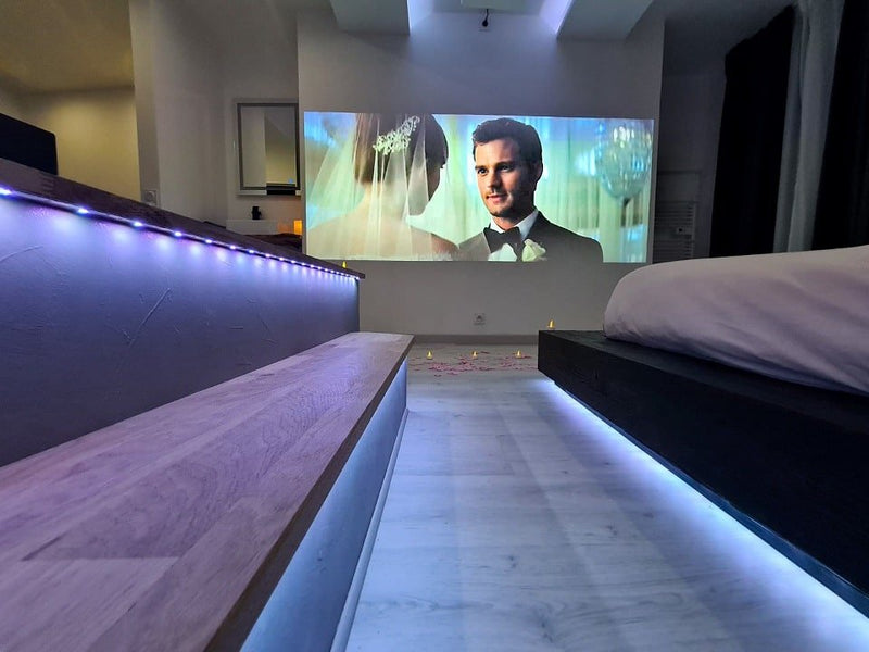 Les Suites B Spa - Romantique CineWood Spa - Love’nSpa - weekend en amoureux, love rooms avec spa ou jacuzzi privatif