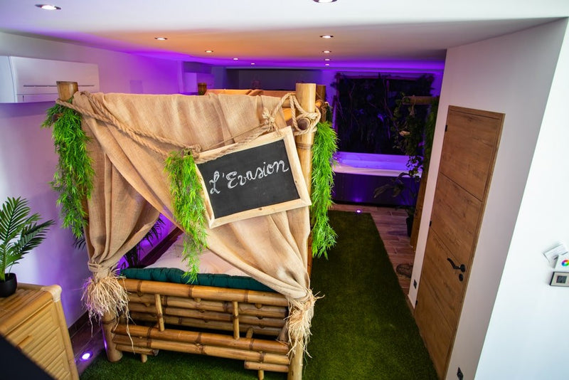 L’Evasion Loveroom - Love’nSpa - weekend en amoureux, love rooms avec spa ou jacuzzi privatif1 de L’Evasion Loveroom
