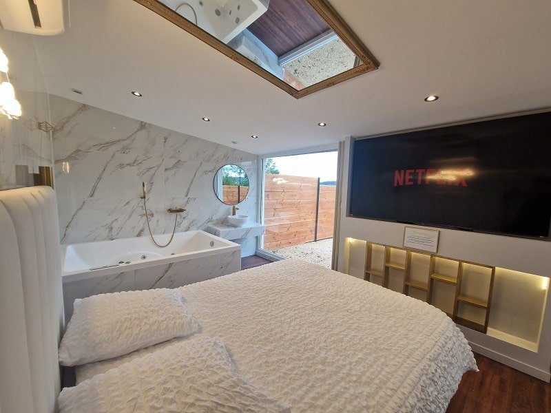 L'Expérience Love Room - Love’nSpa - weekend en amoureux, love rooms avec spa ou jacuzzi privatif18 de L'Expérience Love Room
