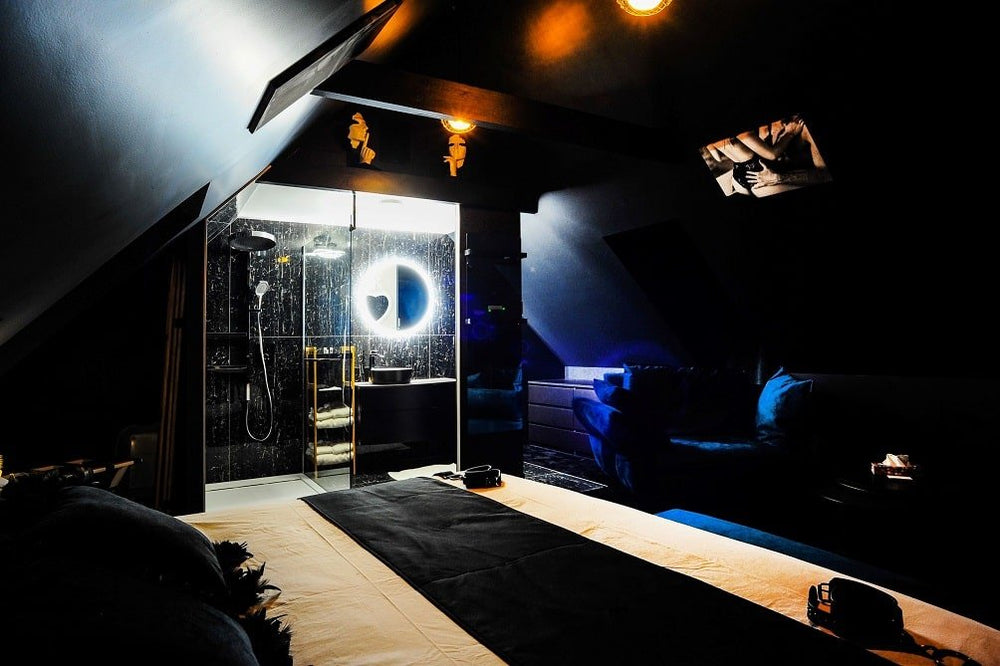 L'Instant Charnel - Love’nSpa - weekend en amoureux, love rooms avec spa ou jacuzzi privatif2 de L'Instant Charnel
