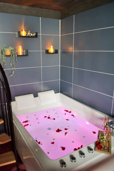 L'Instant Présent - Love’nSpa - weekend en amoureux, love rooms avec spa ou jacuzzi privatif