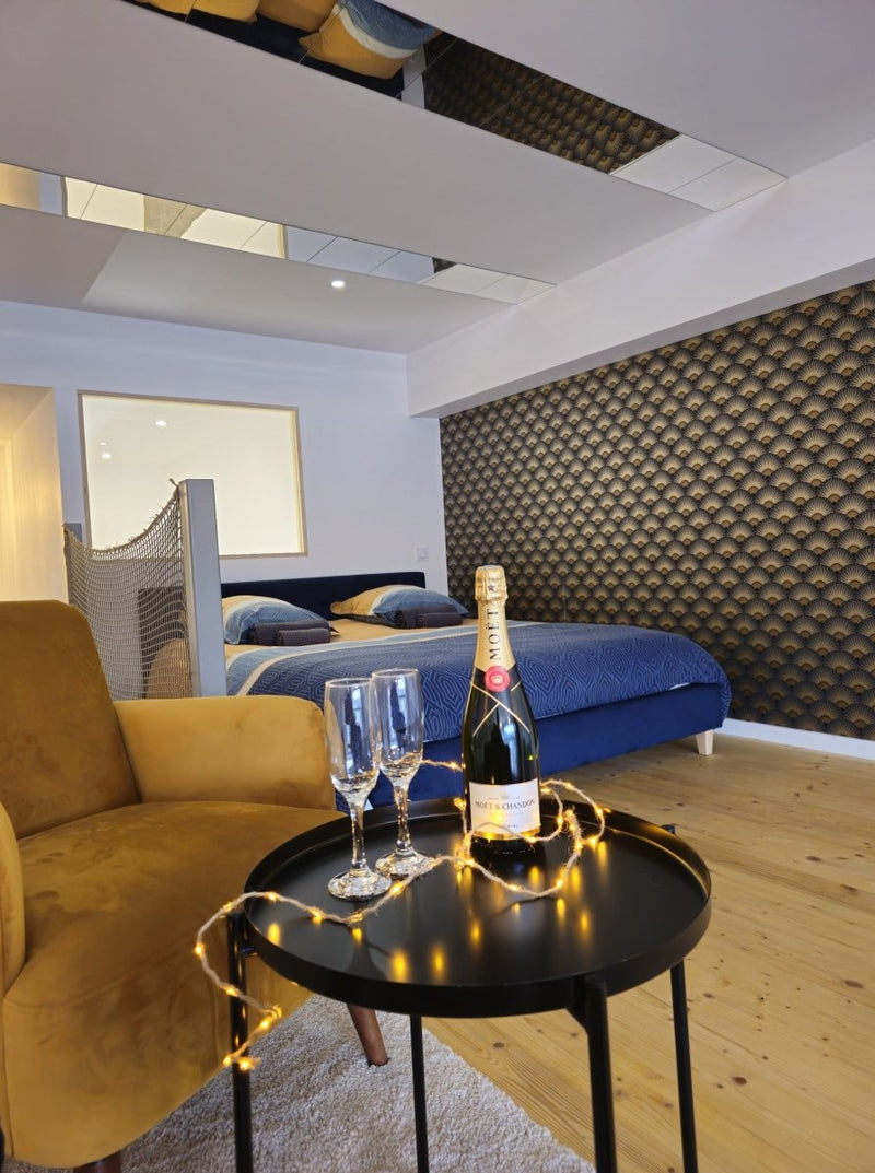 Loft Le Chic - Love’nSpa - weekend en amoureux, love rooms avec spa ou jacuzzi privatif