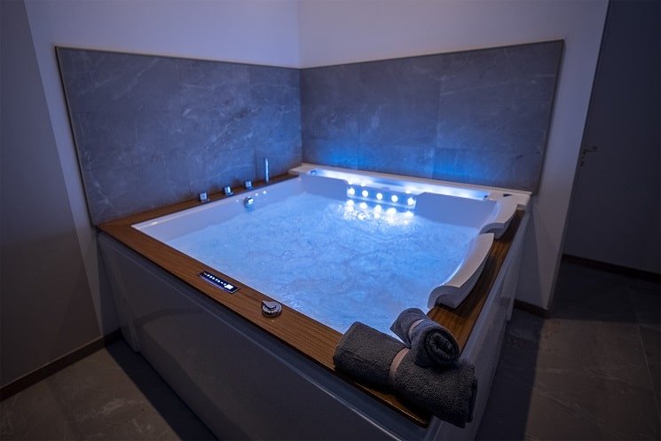 Loft le chic - Love’nSpa - weekend en amoureux, love rooms avec spa ou jacuzzi privatif3 de Lofts & Gites - Loft Le Chic
