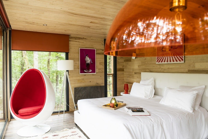 Loire Valley Lodge - Lodges design avec jacuzzi privé en terrasse - Sixtie’s - Love’nSpa - weekend en amoureux, love rooms avec spa ou jacuzzi privatif