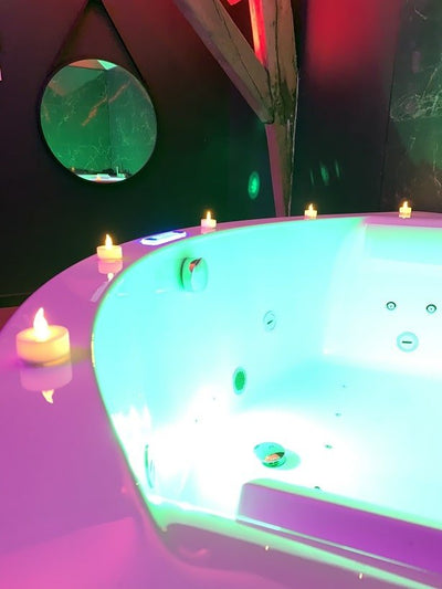 Lov'Appart - Love’nSpa - weekend en amoureux, love rooms avec spa ou jacuzzi privatif