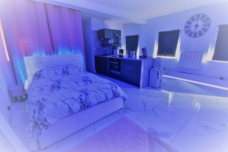Love Room Fécamp - Appartement 1 - Love’nSpa - weekend en amoureux, love rooms avec spa ou jacuzzi privatif