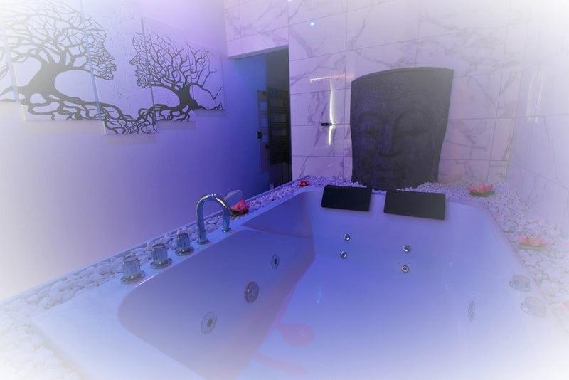 Love Room Fécamp - Appartement 3 - Love’nSpa - weekend en amoureux, love rooms avec spa ou jacuzzi privatif - love room Normandie