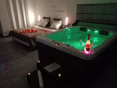 LOVENIGHT - Love’nSpa - weekend en amoureux, love rooms avec spa ou jacuzzi privatif