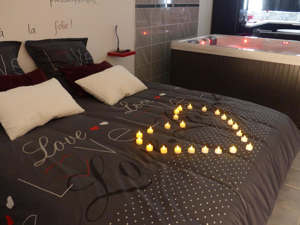LOVENIGHT - Love’nSpa - weekend en amoureux, love rooms avec spa ou jacuzzi privatif2 de Love night

