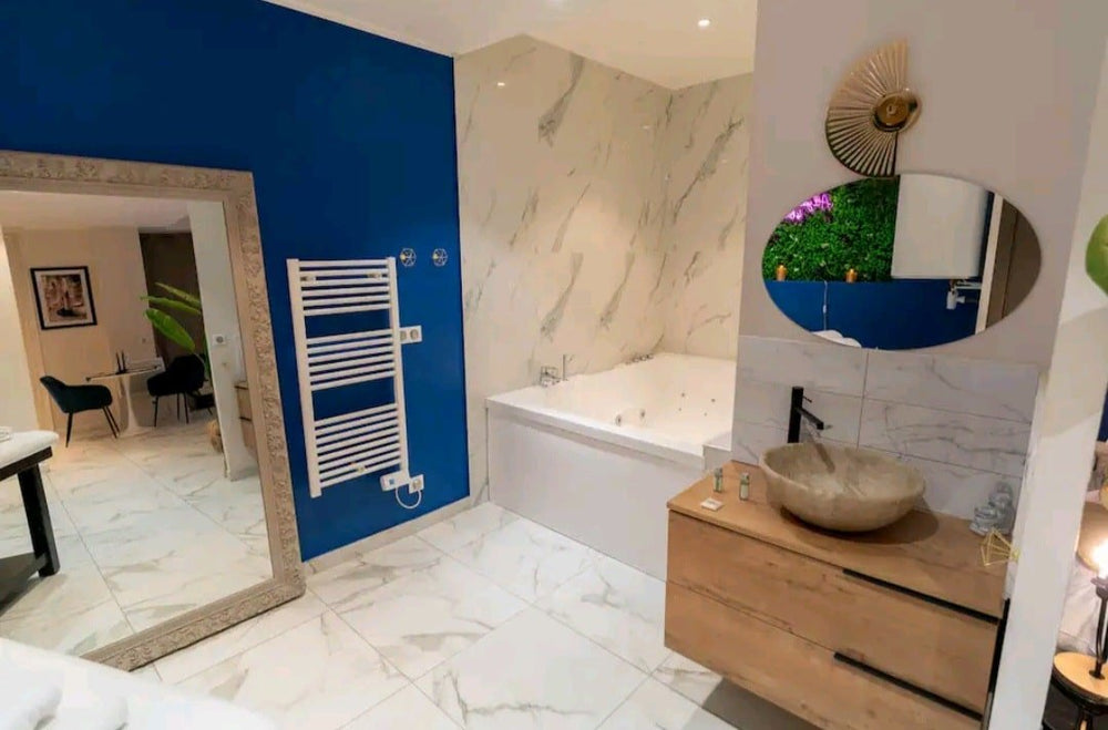 Nice Passion - Love’nSpa - weekend en amoureux, love rooms avec spa ou jacuzzi privatif8 de Loveroom Jacuzzi Spa Nice Passion
