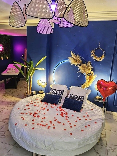 Nice Passion - Love’nSpa - weekend en amoureux, love rooms avec spa ou jacuzzi privatif14 de Loveroom Jacuzzi Spa Nice Passion

