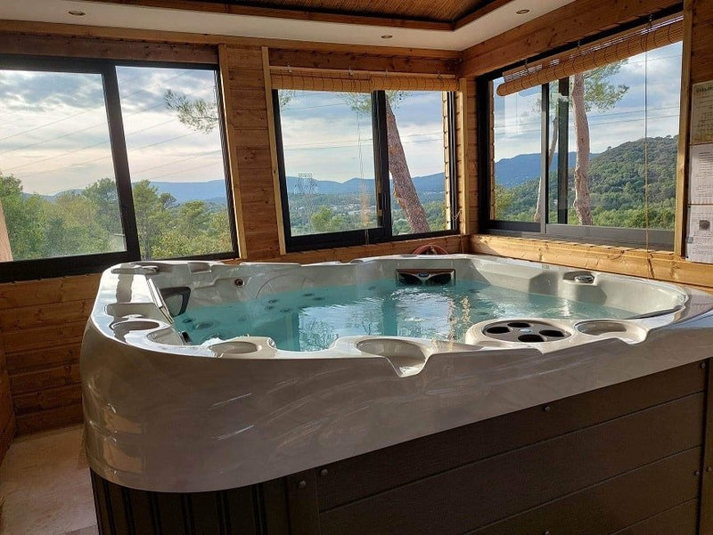 Noemma Chambre de charme - Love’nSpa - weekend en amoureux, love rooms avec spa ou jacuzzi privatif