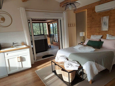 Noemma Chambre de charme - Love’nSpa - weekend en amoureux, love rooms avec spa ou jacuzzi privatif