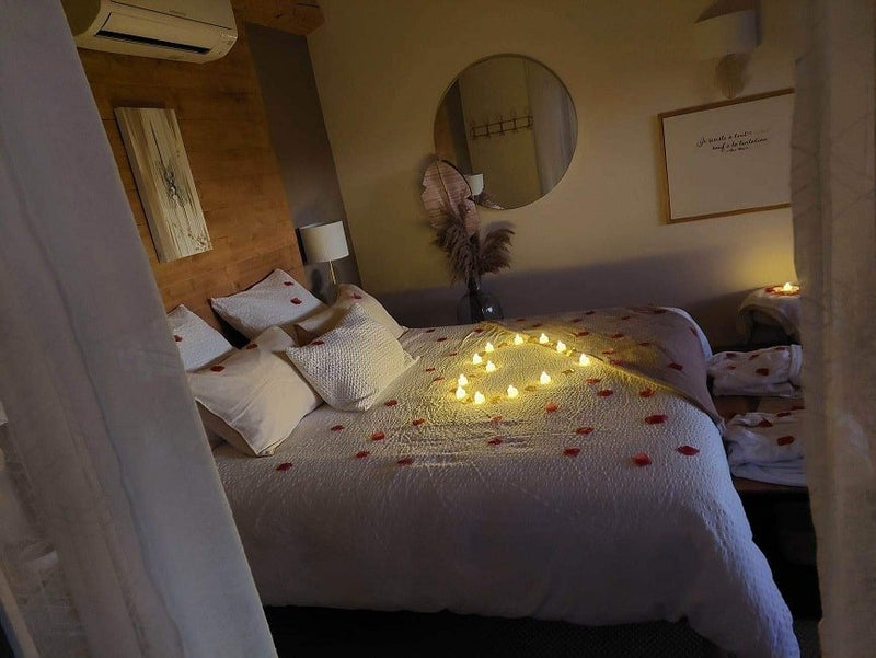 Noemma Chambre de charme - Love’nSpa - weekend en amoureux, love rooms avec spa ou jacuzzi privatif