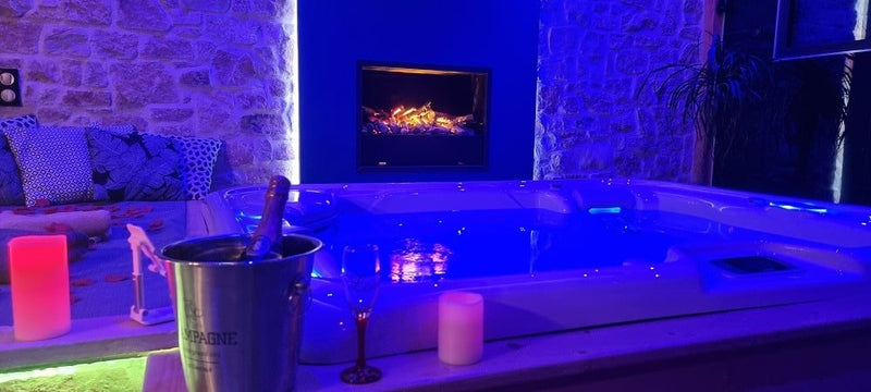Nuit Spa Ciné - Love’nSpa - weekend en amoureux, love rooms avec spa ou jacuzzi privatif